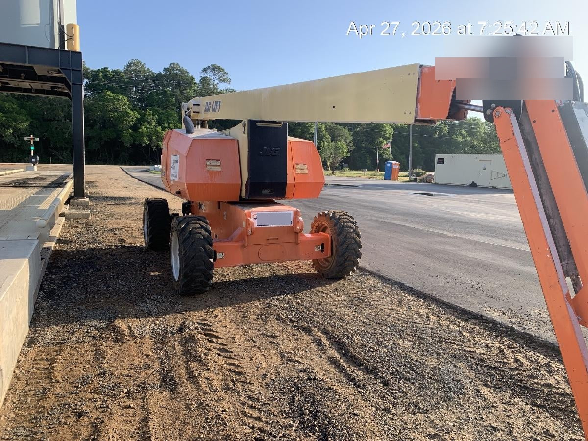 2019 JLG 800AJ