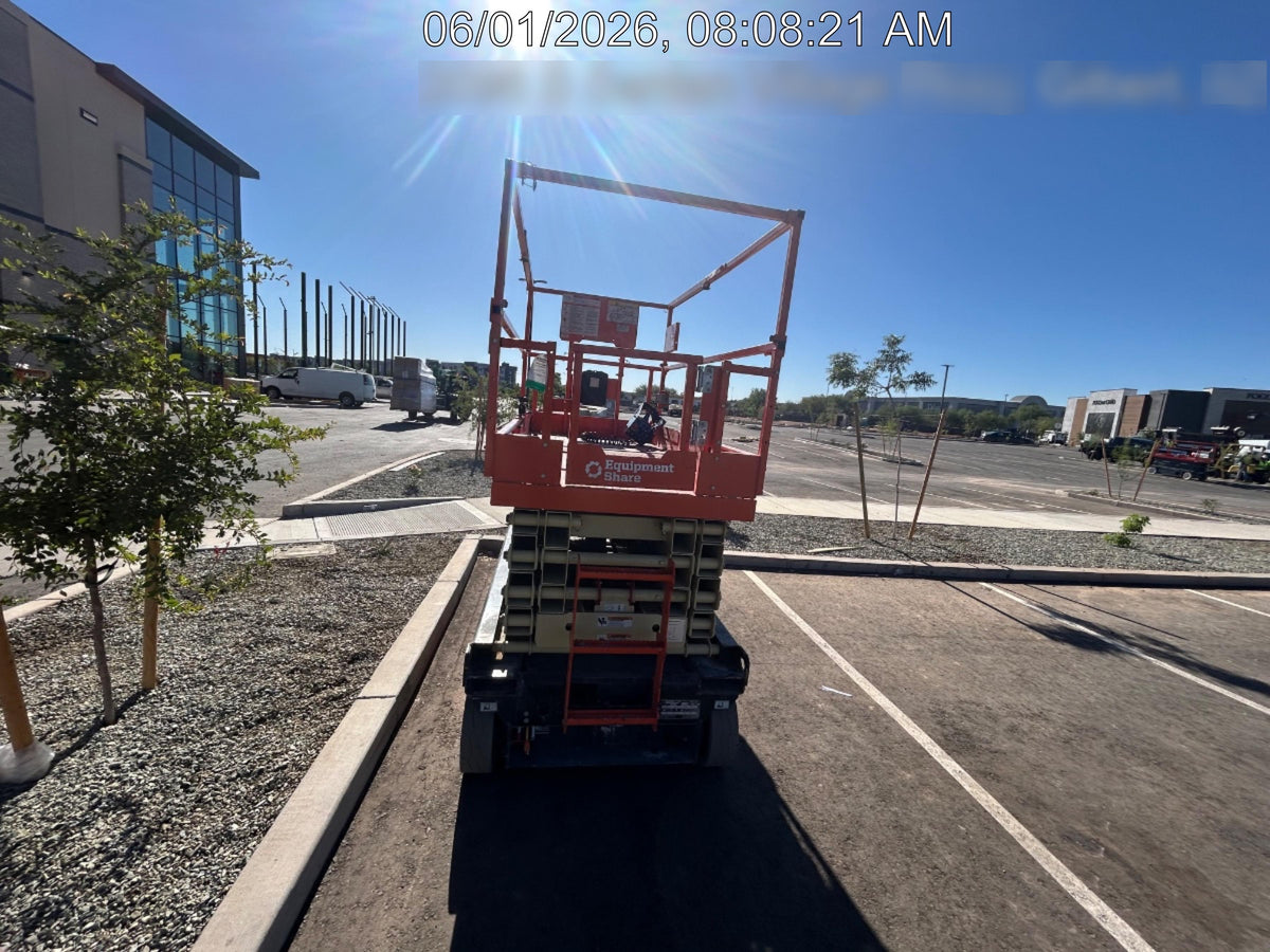 2022 JLG ES3246