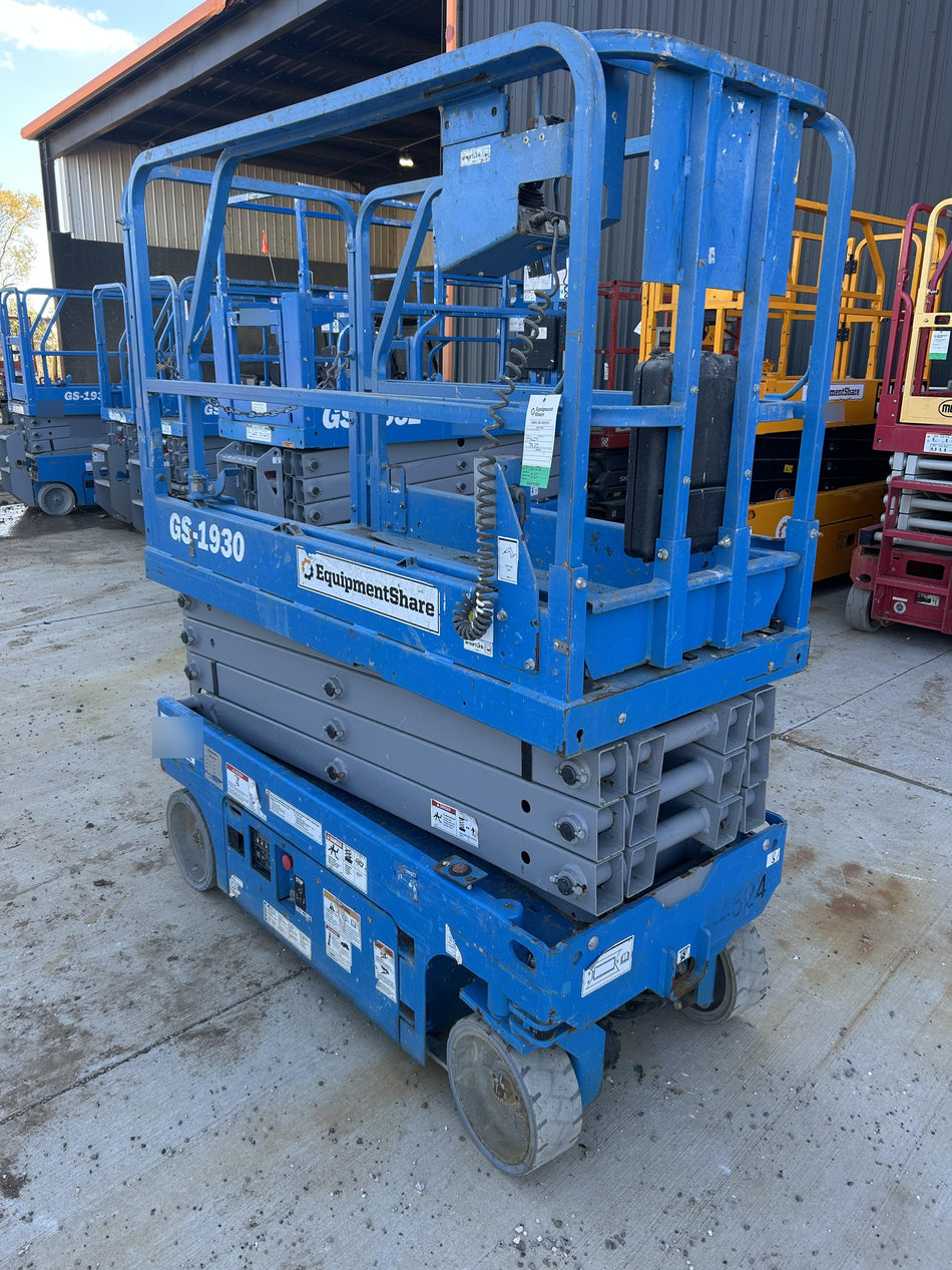 2019 Genie GS-1930 Fixed rails with chain Entry