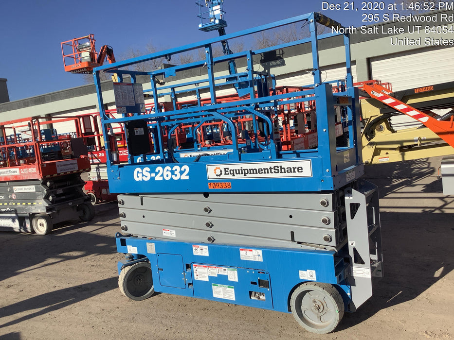 2020 Genie GS-2632 Solid NM Tires, Folding Rails with Half-Height Swing Gate, Beacon