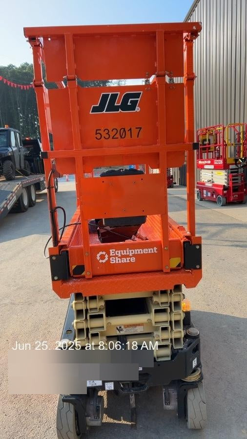 2025 JLG ES1932