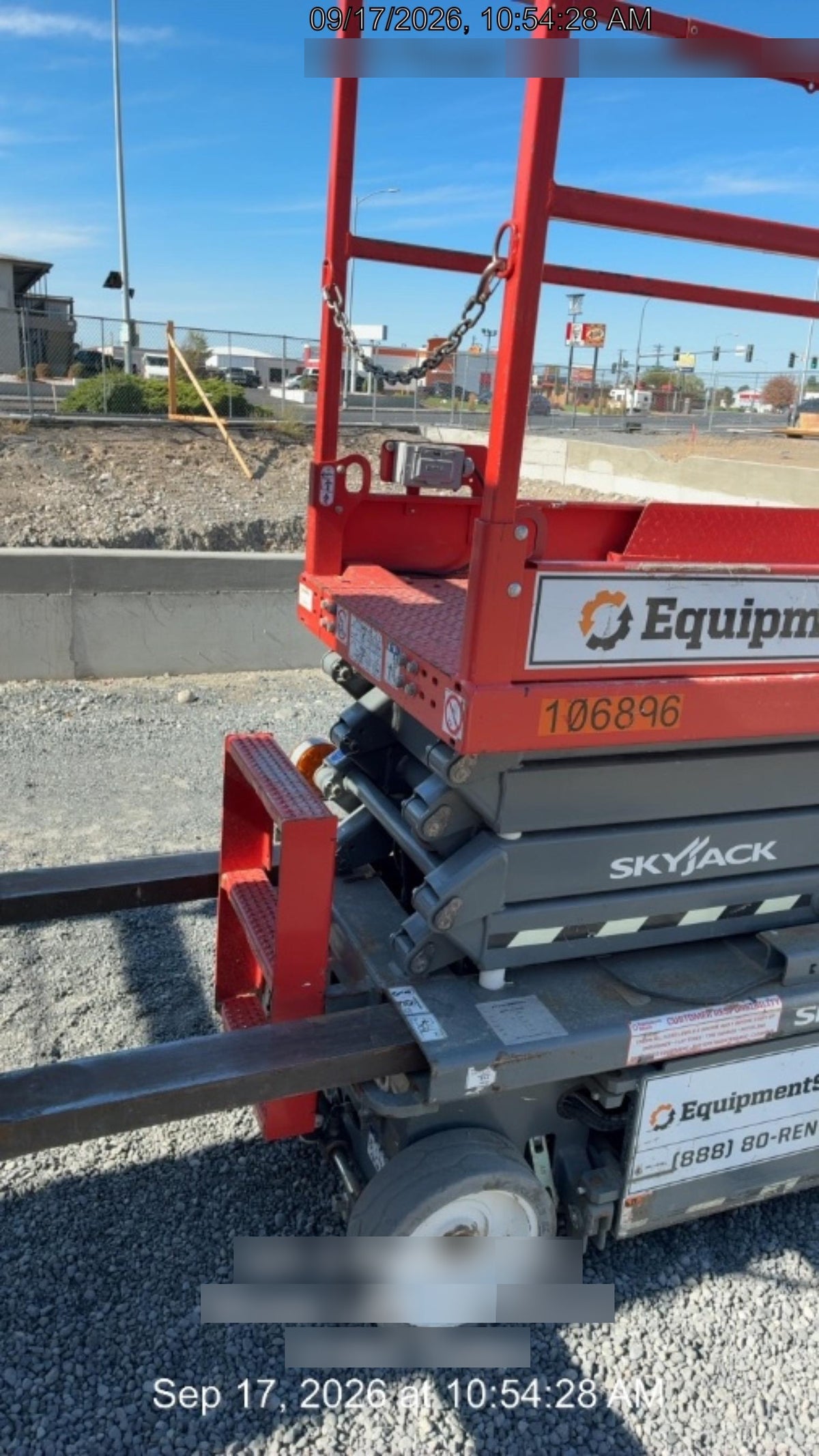 2020 Skyjack SJIII-3219 Solid NM Tires, Half height spring hinged entry gate, Dual Beacons, 800W Inverter