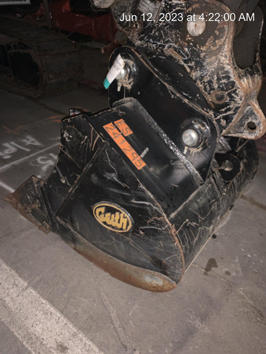 2022 GEITH 42" Bucket - Geith 25k - 35k