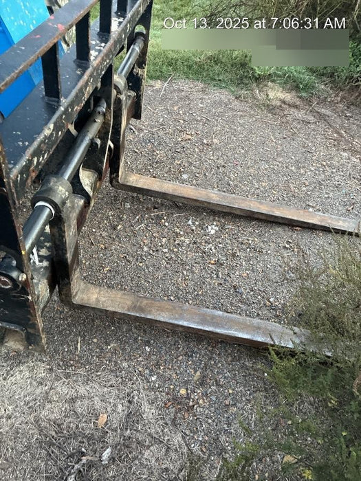 2020 Genie GTH-636 Cab/Heat/Air, Solid Tires, Work Lights, Beacon, Aux Hydraulics, Back up Alarm