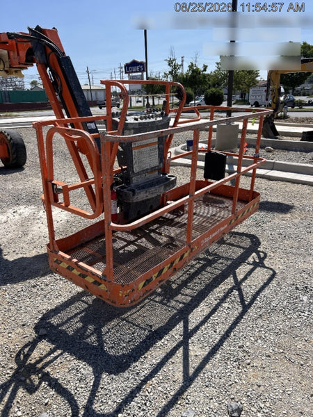 2023 JLG 660SJ