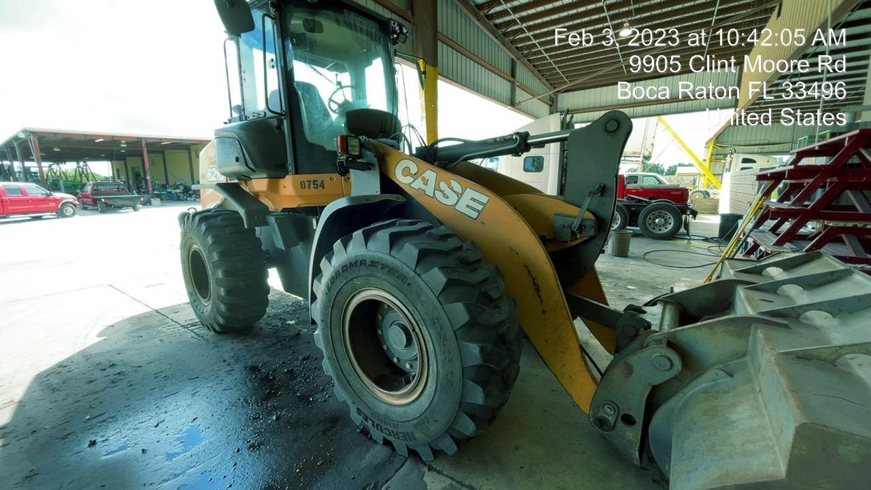 2017 Case 621G CLOSED CAB, JRB 416 STYLE HYD COUPLER