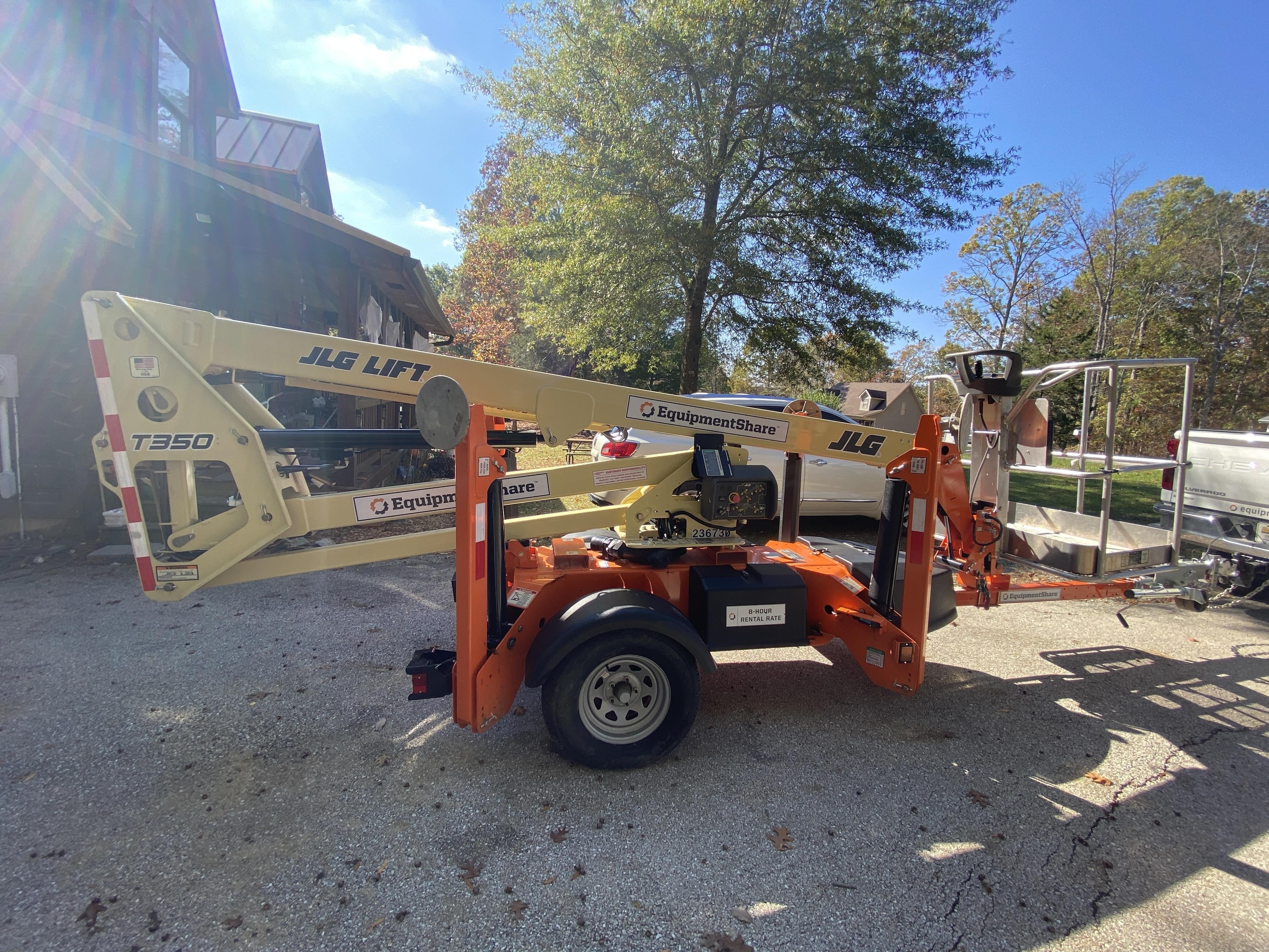2022 JLG T350