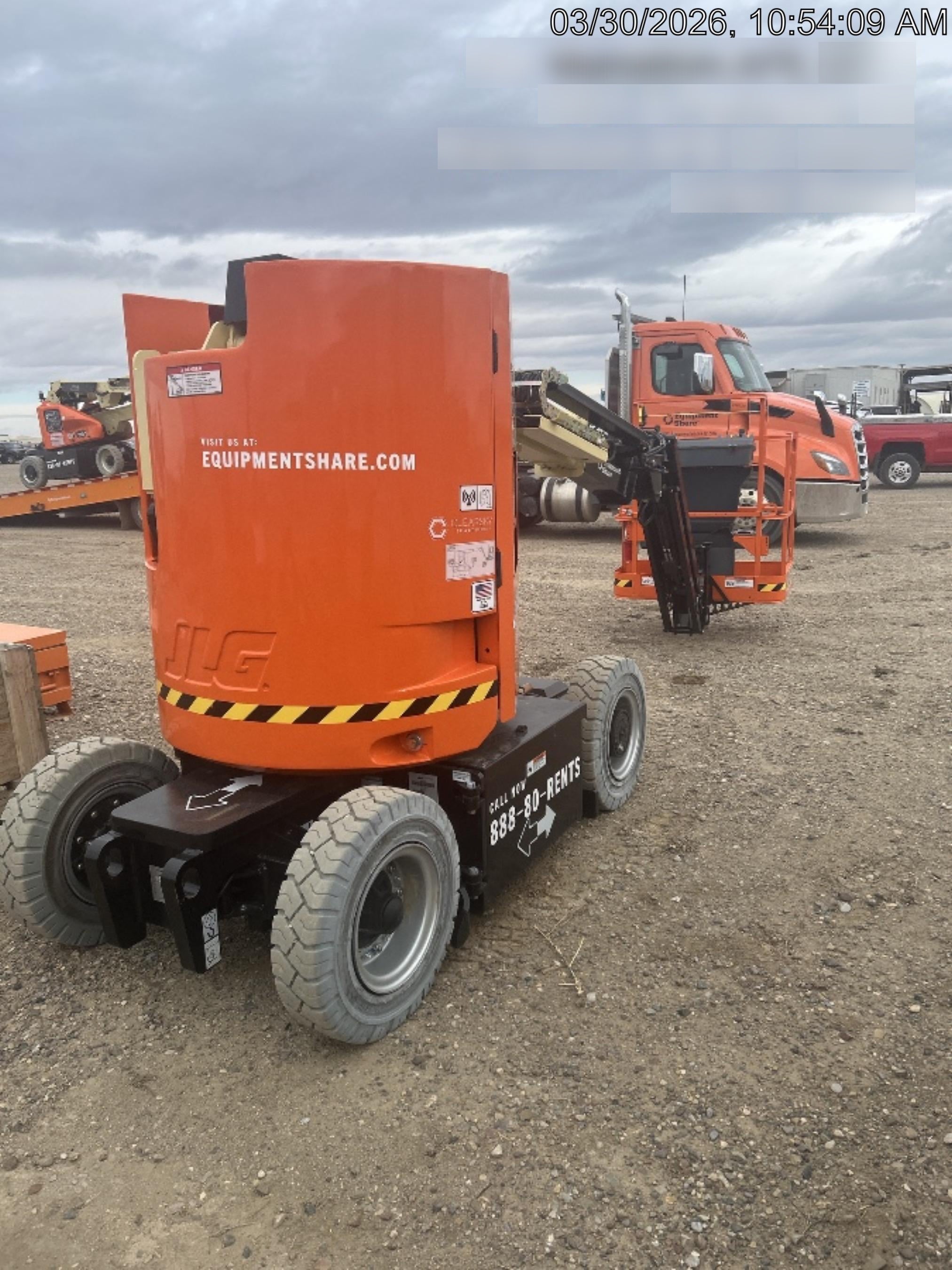 2025 JLG E300AJP