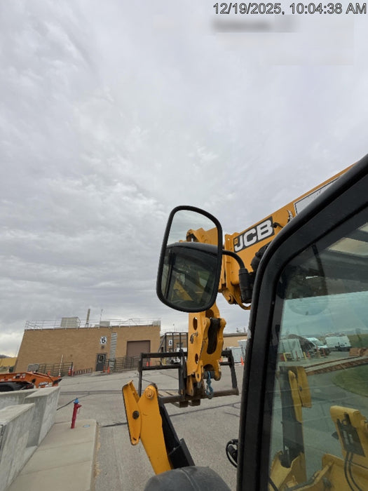 2020 JCB 512-56 Cab/Heat/Air, 109 HP, Solid Tires, STD Worklight, Beacon, Aux Hydraulics, Lifting Eye, Back up Alarm w/66" Carriage/60" Forks