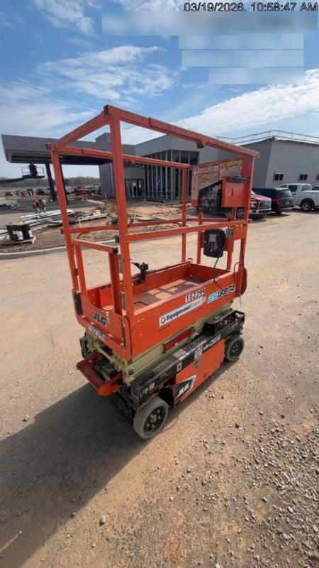 2021 JLG ES1330L