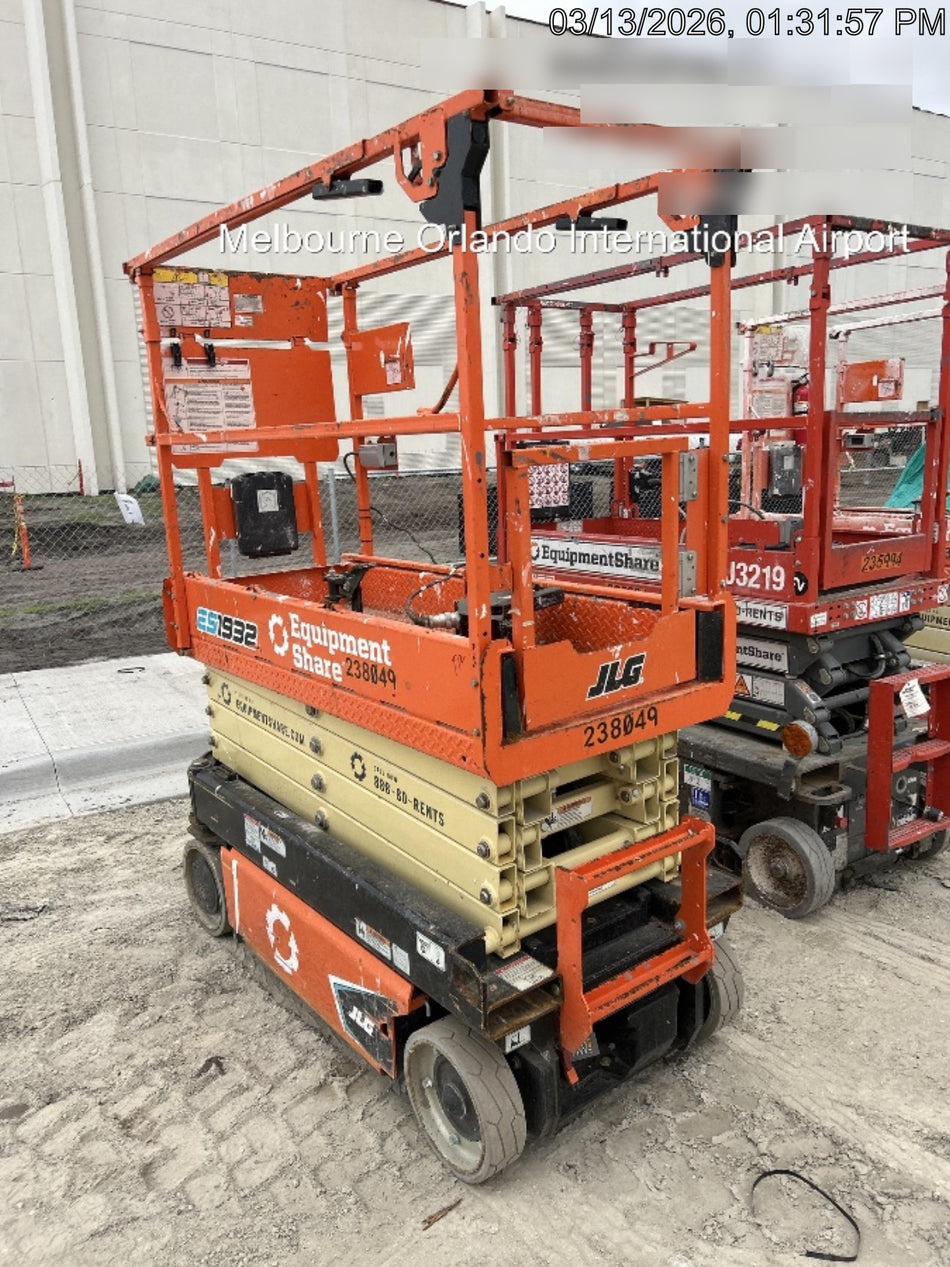 2022 JLG ES1932