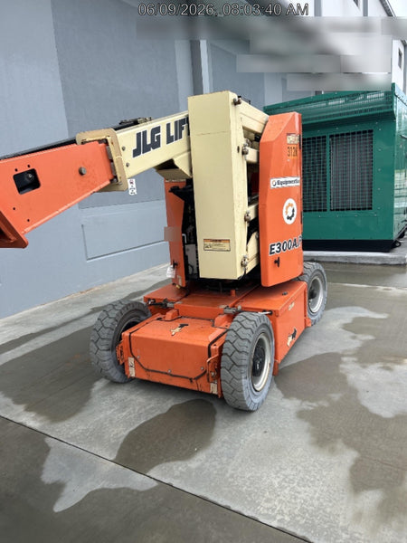 2019 JLG E300AJP