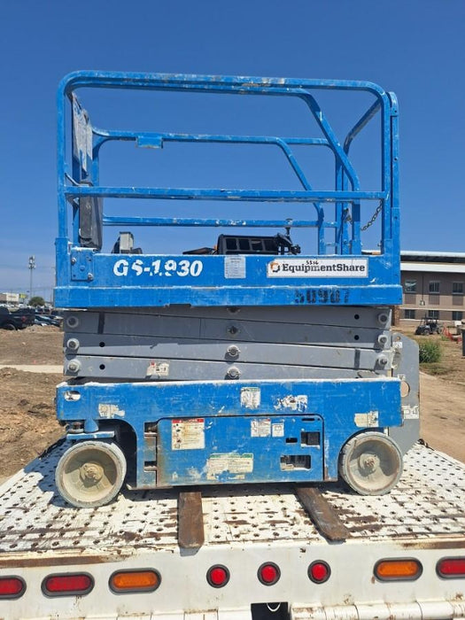 2019 Genie GS-1930 Fixed Rails with Chain Entry