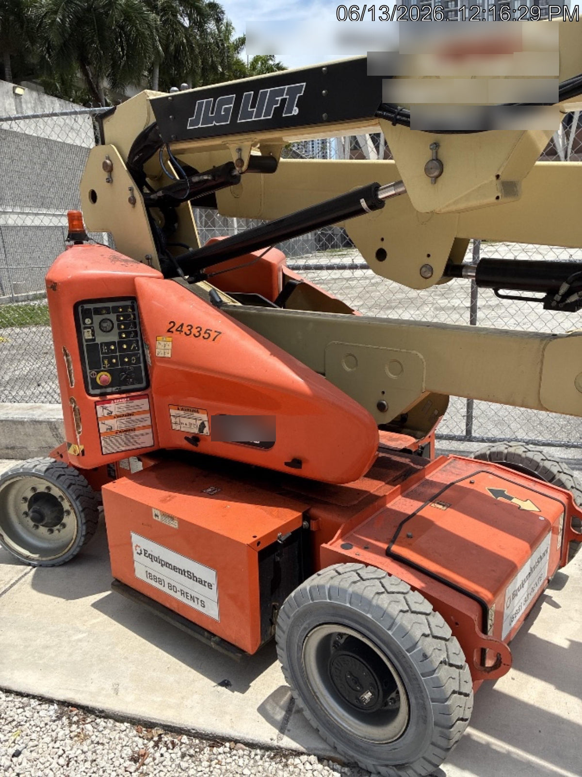 2022 JLG E400AJP Narrow