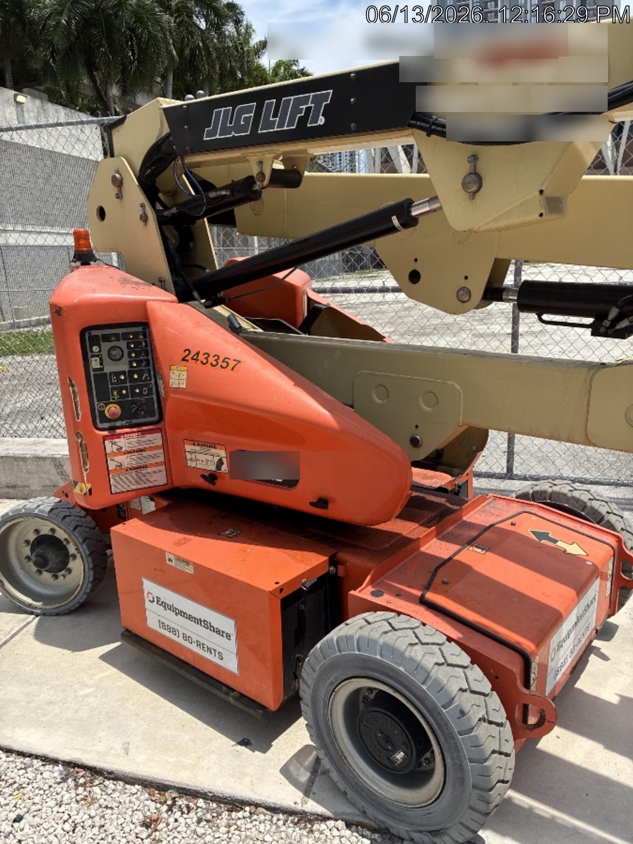 2022 JLG E400AJP Narrow