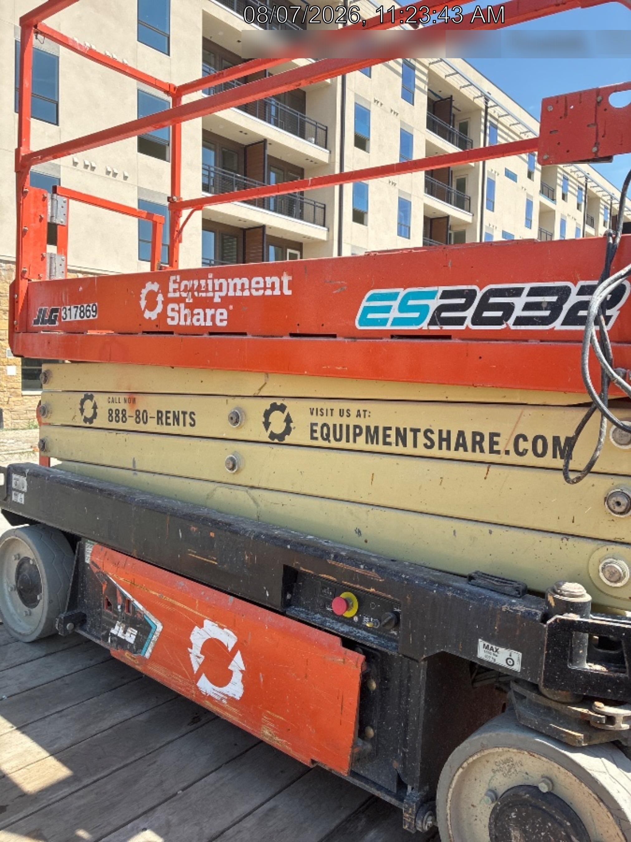 2023 JLG ES2632