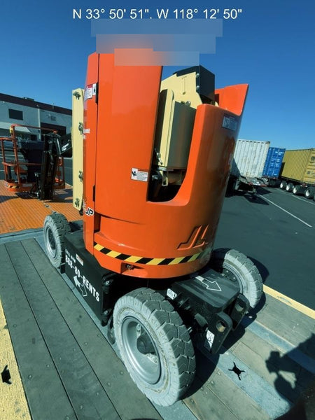 2025 JLG E300AJP