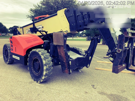 2021 JLG 1075