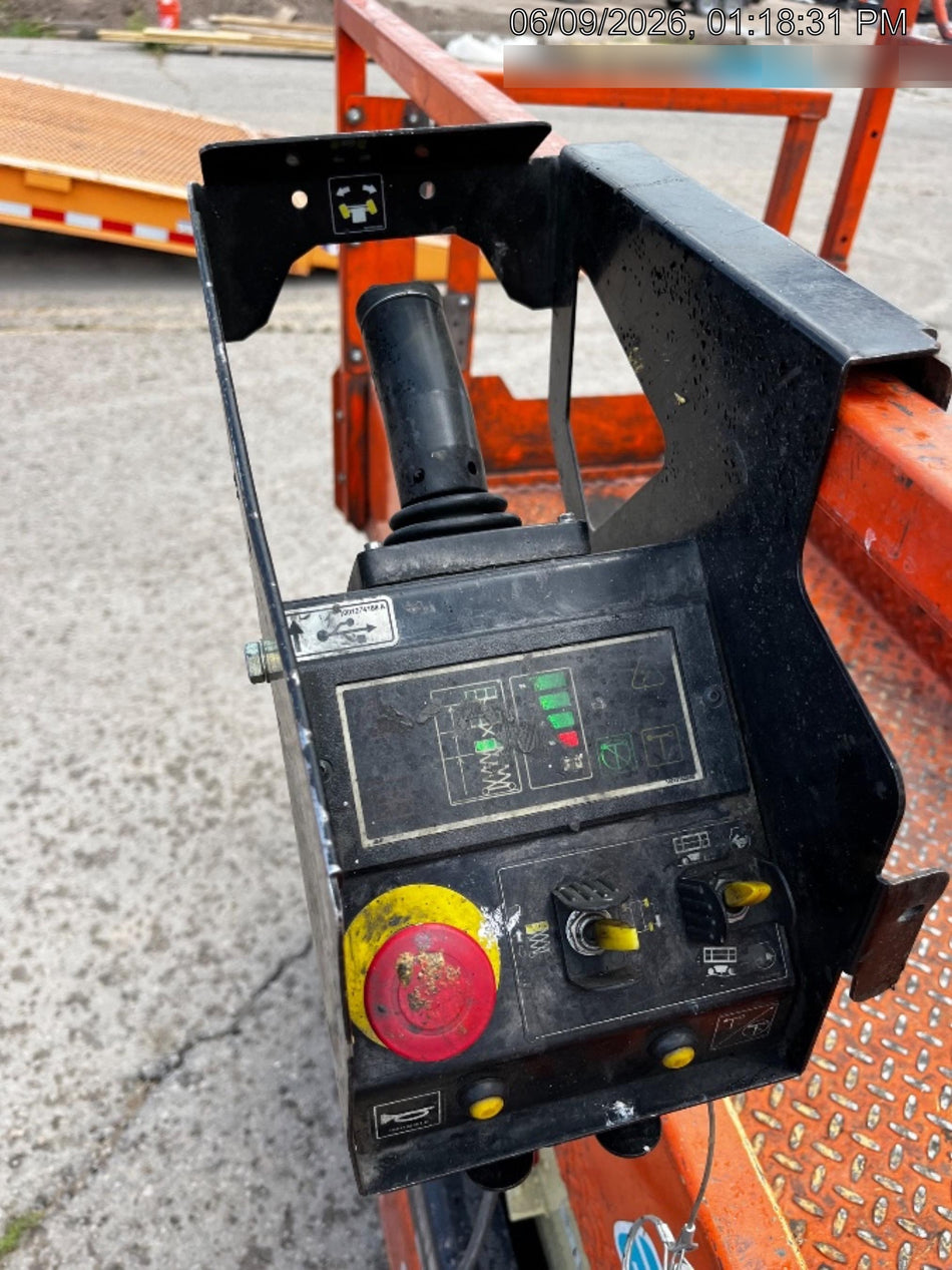 2022 JLG ES1932