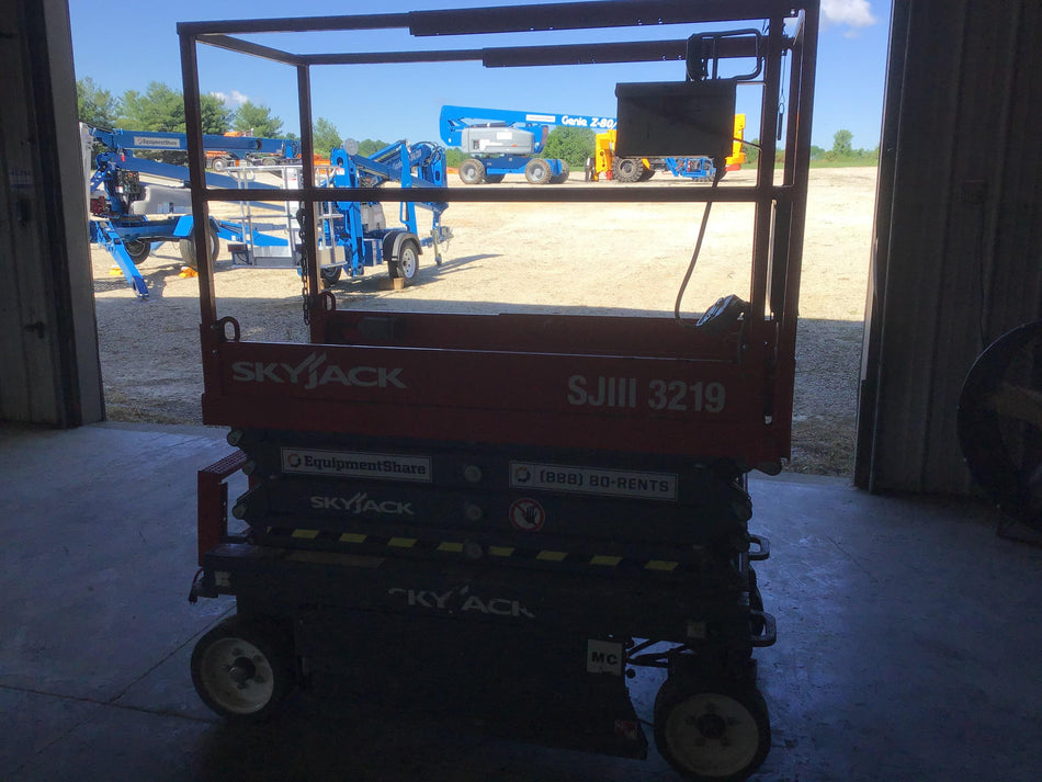 2017 Skyjack SJIII-3219 Standard Rental Specs