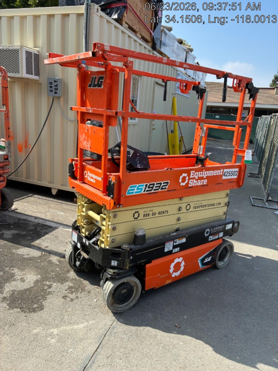 2024 JLG ES1932