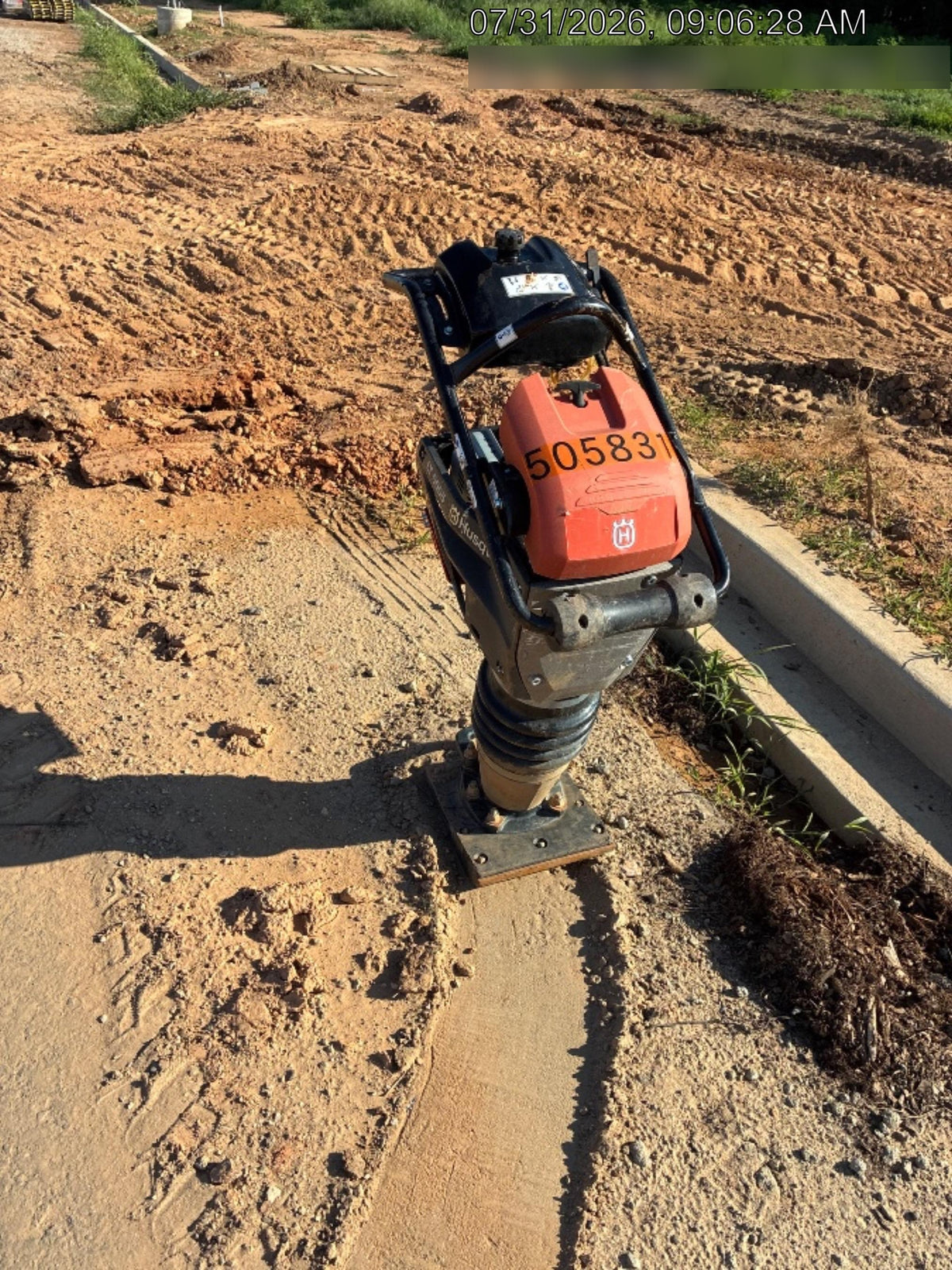 2025 HUSQVARNA LT6005