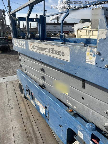 2019 Genie GS-2632 Folding rails with half height swing gate