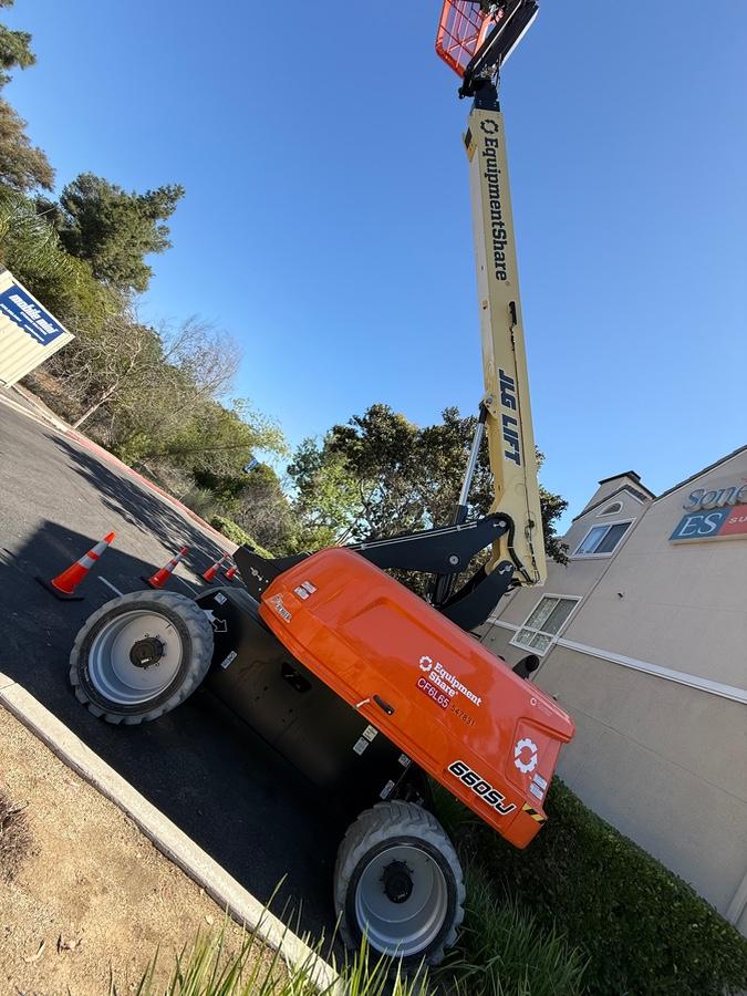 2025 JLG 660SJ