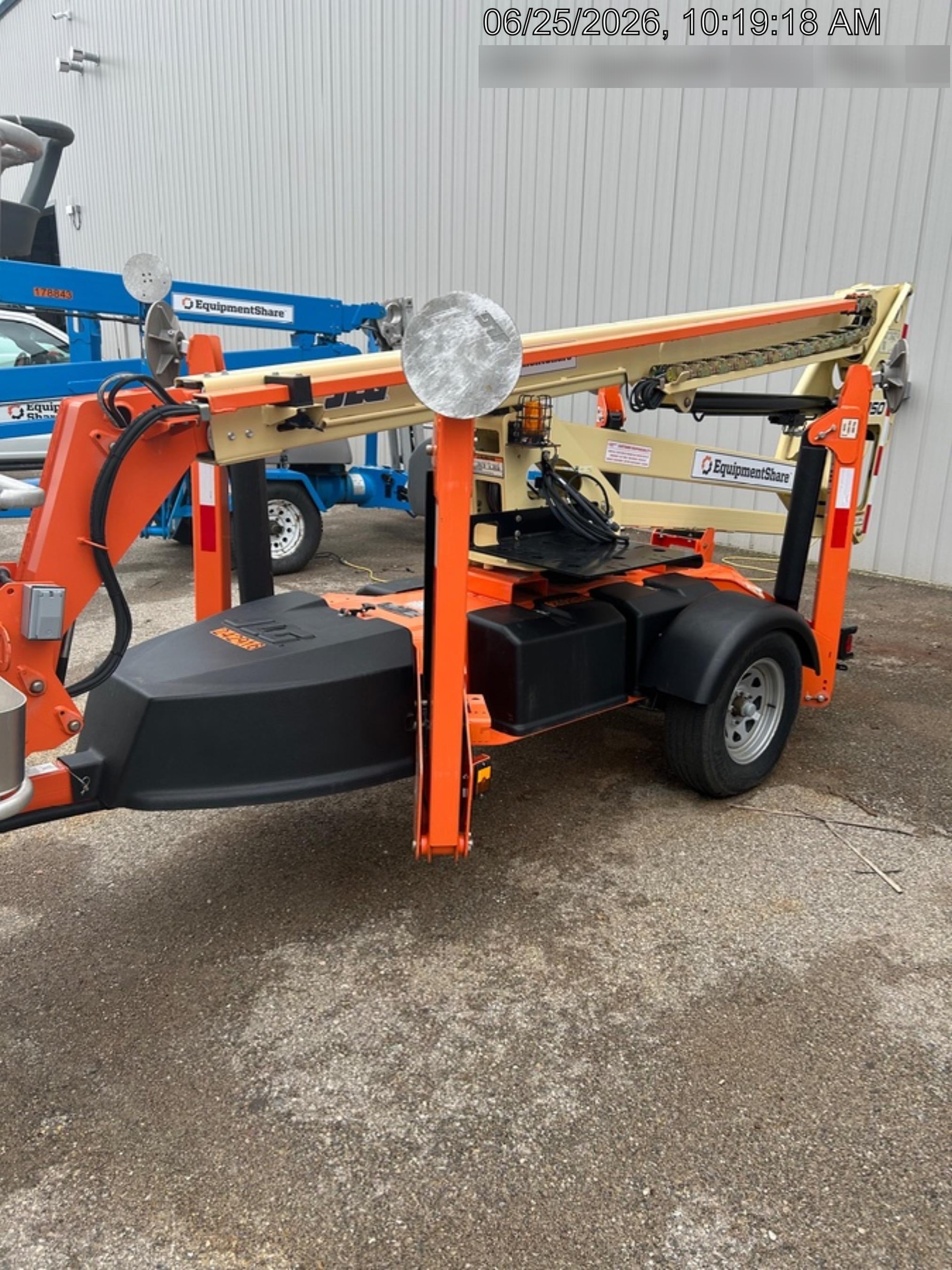 2022 JLG T350