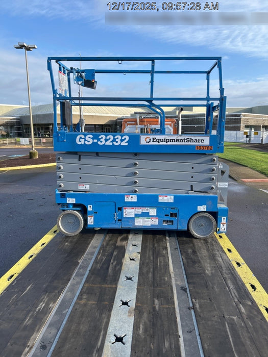 2020 Genie GS-3232 Standard, Folding half height swing gate, 800W Inverter