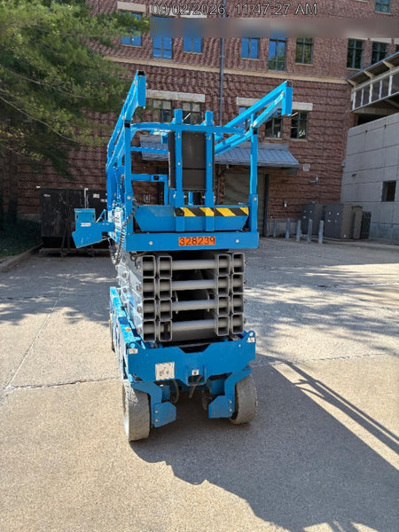 2023 GENIE GS-3232
