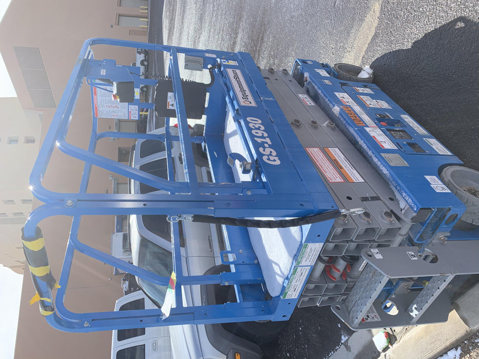 2020 Genie GS-1930 Fixed rails with chain entry gate - Pre A92.20