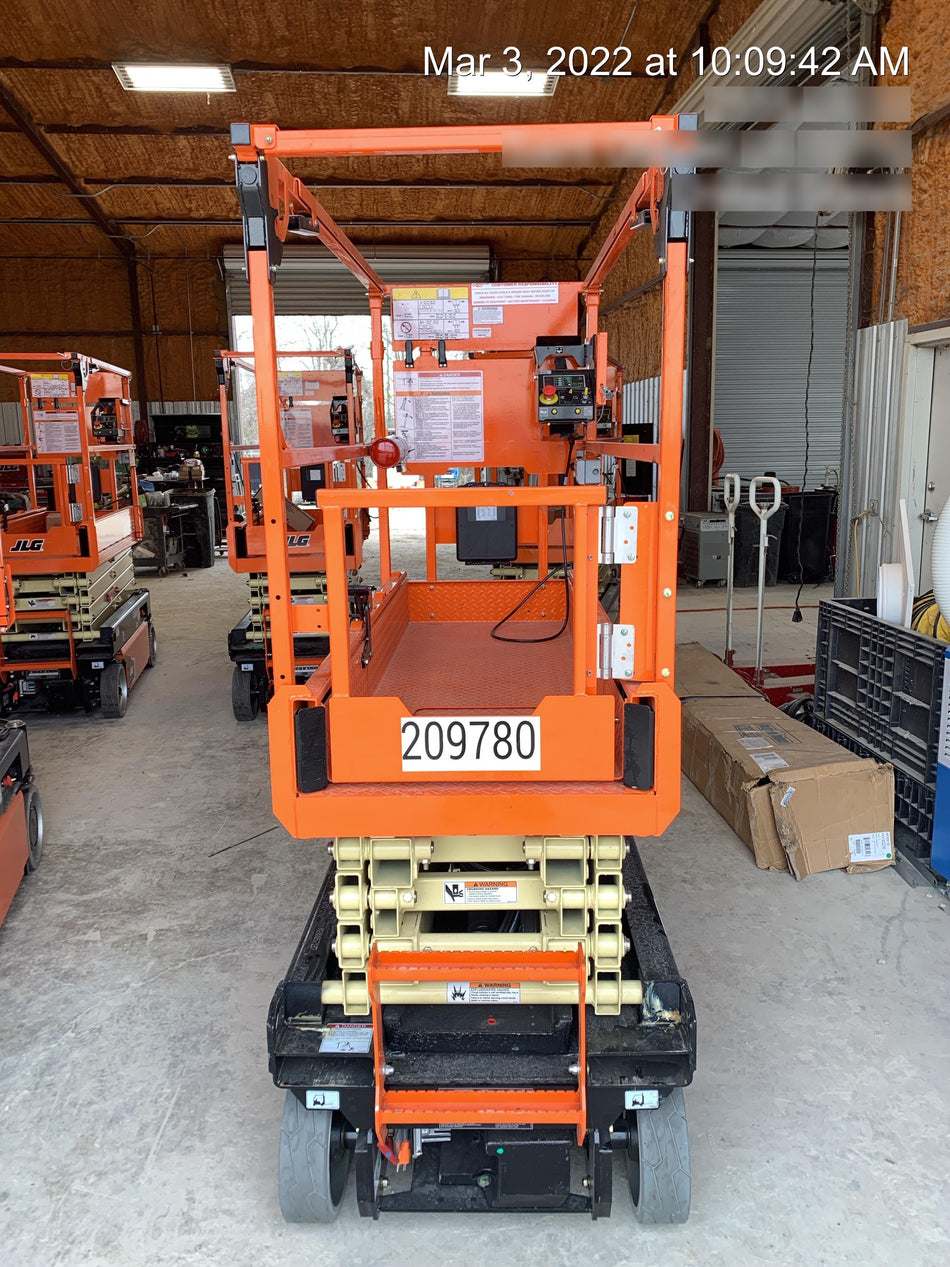 2022 JLG ES1932