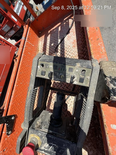 2021 JLG ES1932