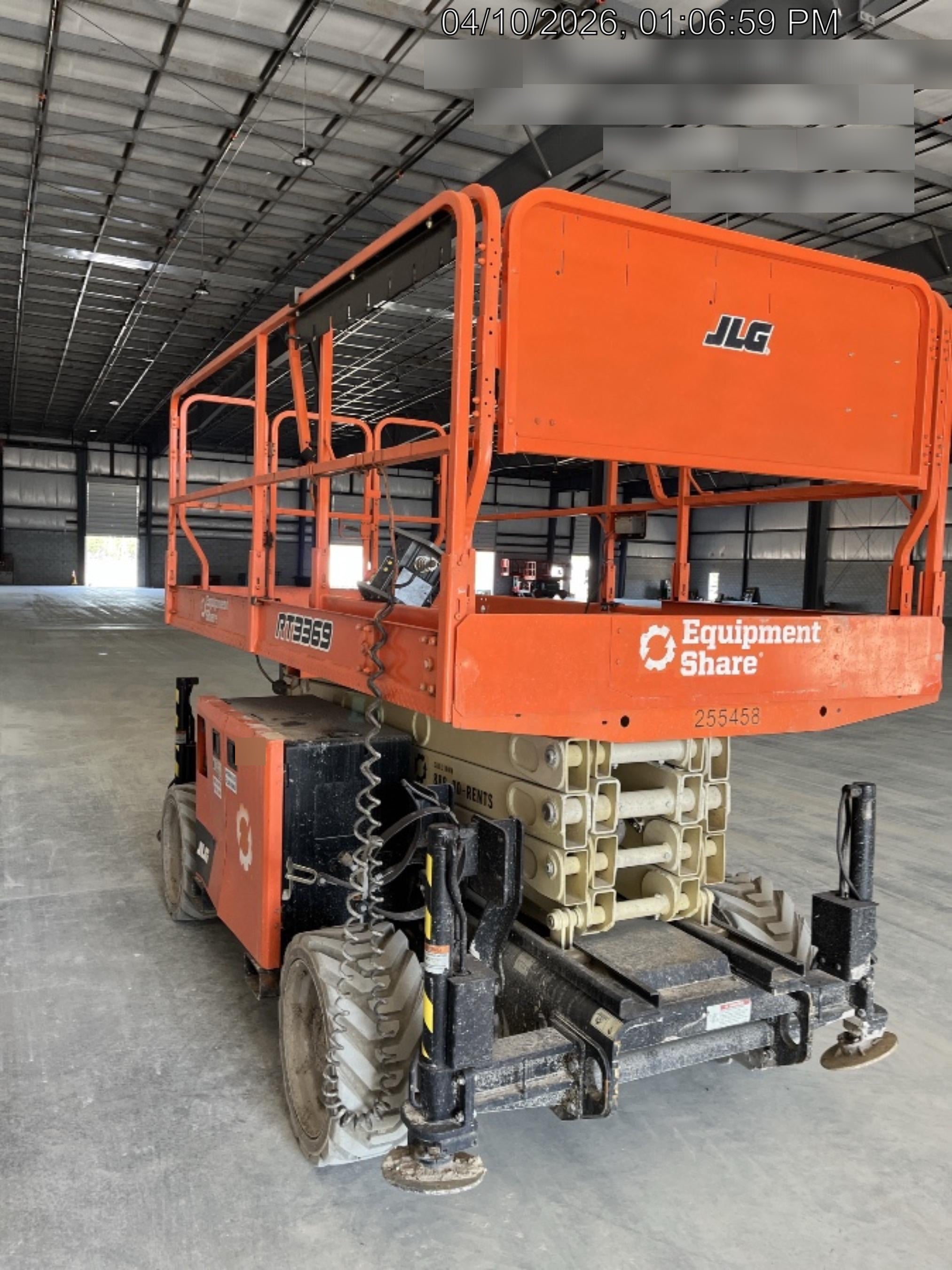 2022 JLG RT3369