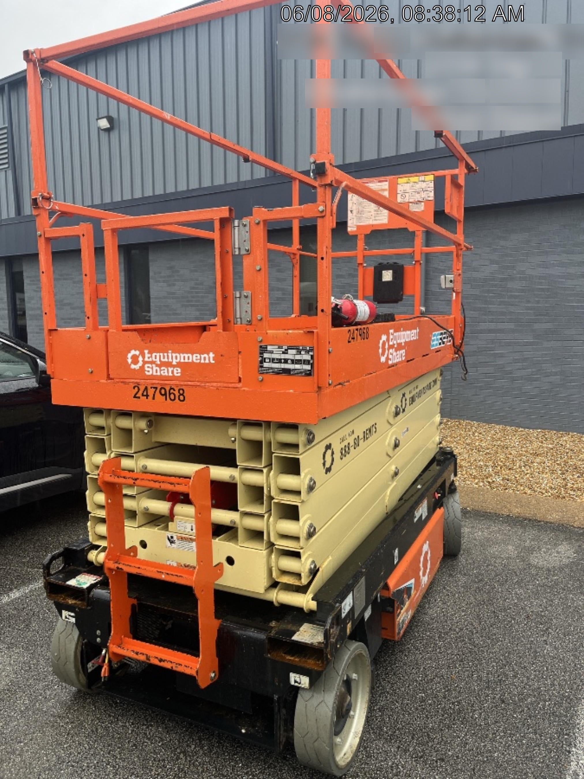 2022 JLG ES3246