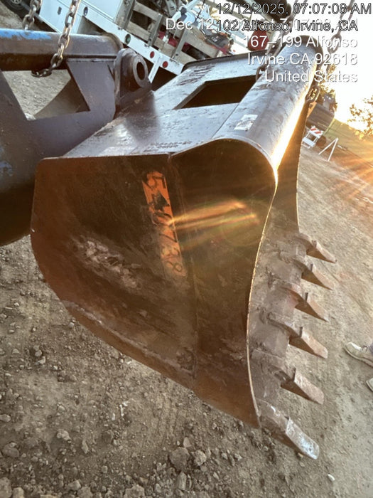 2025 TAKEUCHI 36" Bucket - Takeuchi