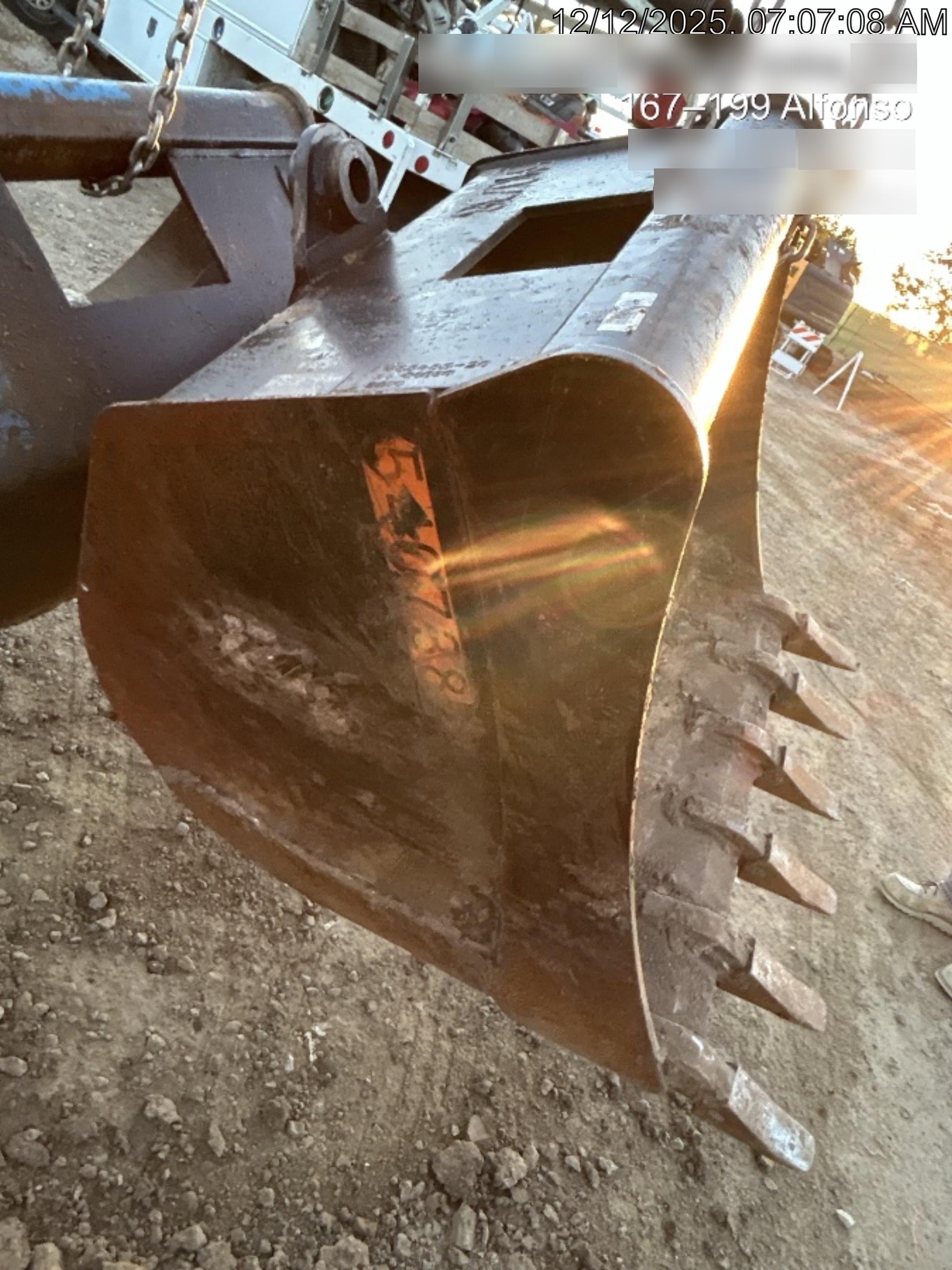 2025 TAKEUCHI 36" Bucket - Takeuchi