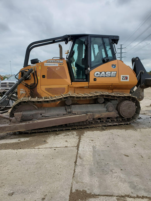 2015 CASE 2050M