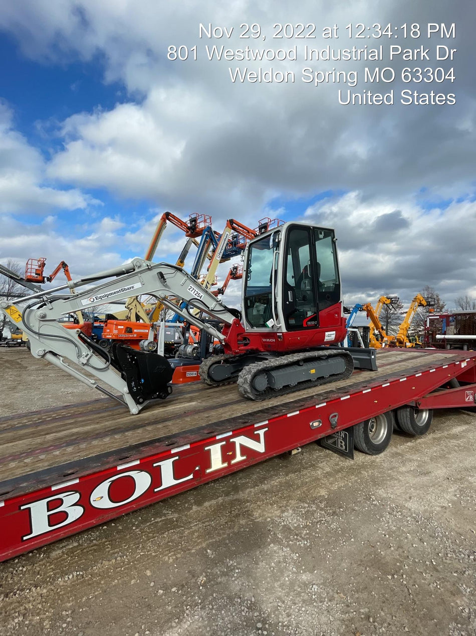 2022 TAKEUCHI TB235-2CR