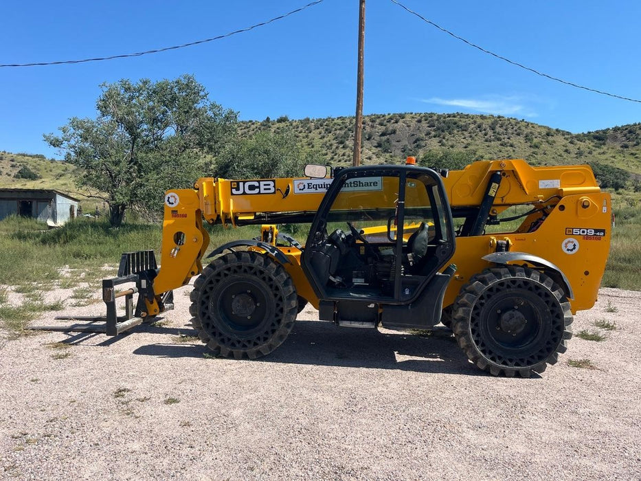 2020 JCB 509-42 Canopy, Solid Tires, Work Lights, Beacon, Aux Hydraulics, Back up Alarm, Lifting Eye, ES Decals