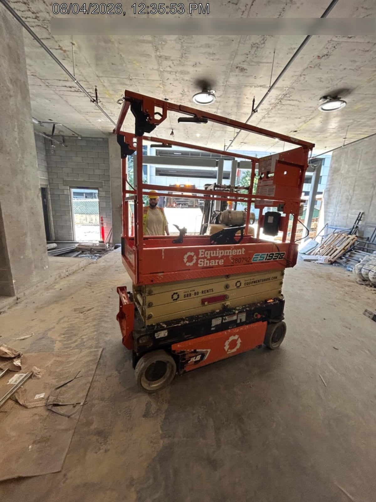 2022 JLG ES1932