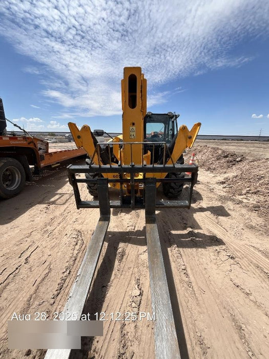 2020 JCB 510-56 Cab/Heat/Air, 74 HP, Solid Tires, STD Worklight, Beacon, Aux Hydraulics, Lifting Eye, Back up Alarm w/66" Carriage/60" Forks