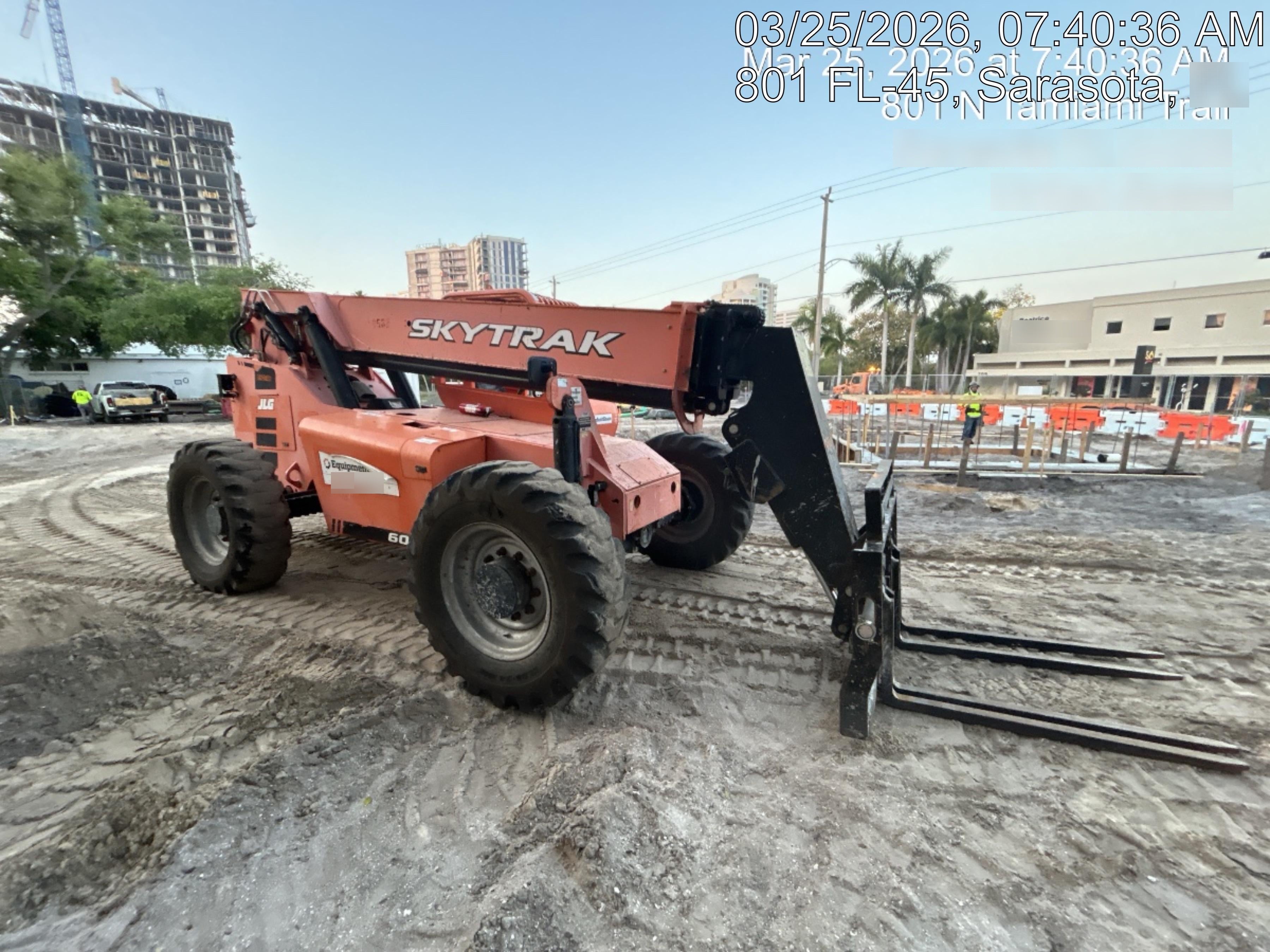 2017 Skytrak 6042 42' REACH, PALLET FORKS, 6k, FOAM FILLED TIRES