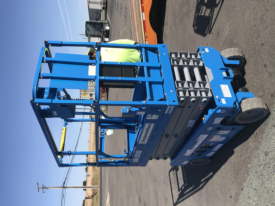 2020 Genie GS-1930 Solid Non Marking Tires, Beacon, Folding rails with half height swing gate, 800W Inverter