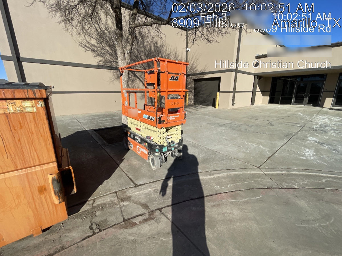 2022 JLG ES1932
