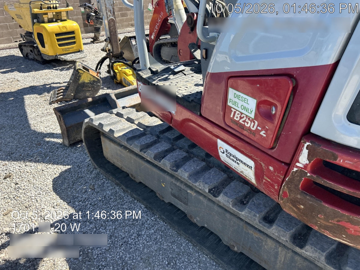 2022 TAKEUCHI TB250-2R