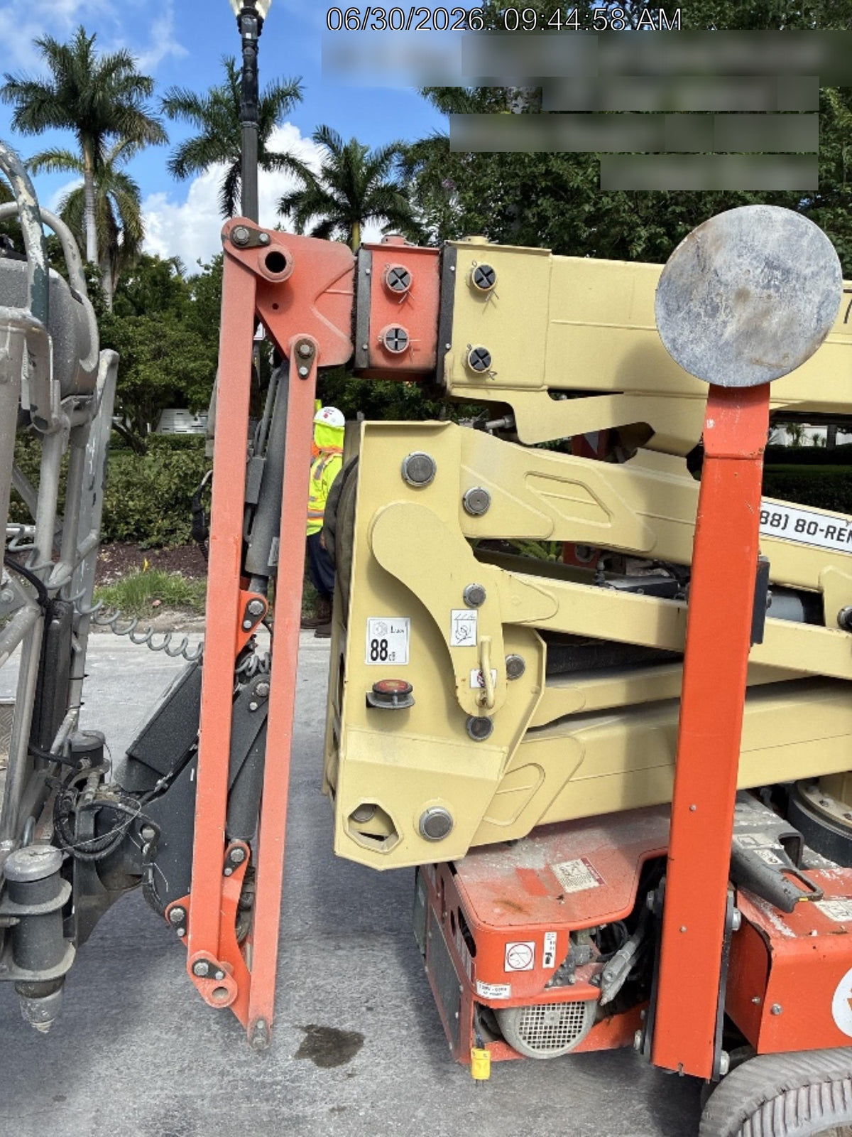 2021 JLG X600AJ