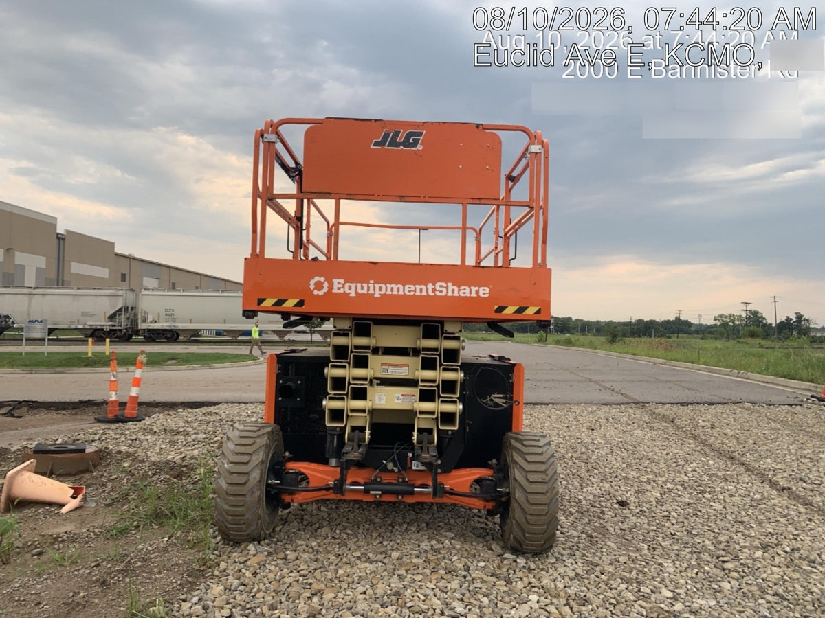 2023 JLG RT4394