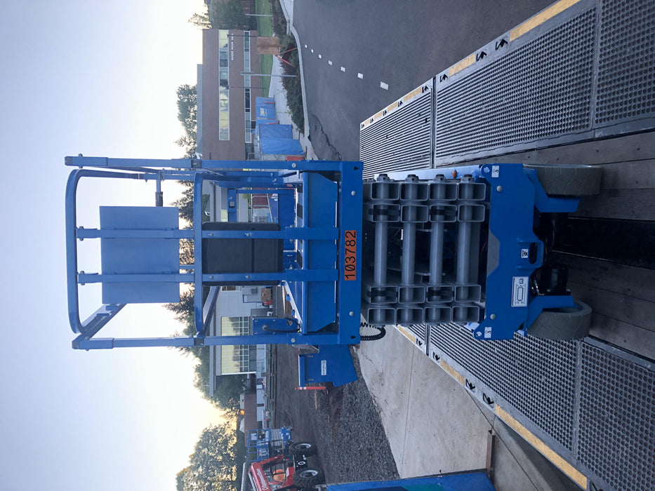 2020 Genie GS-3232 Standard, Folding half height swing gate, 800W Inverter